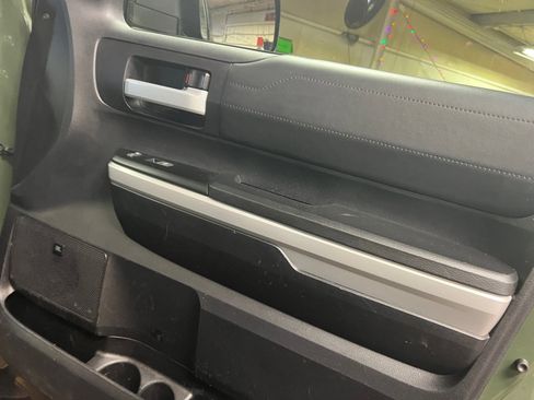 Used 2021 Toyota Tundra Limited w/ Limited Premium Package image 34