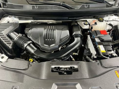 Used 2025 GMC Acadia AT4 w/ Luxury Package AWD/4WD image 35