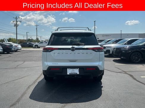 Used 2025 Nissan Pathfinder SV FWD image 4