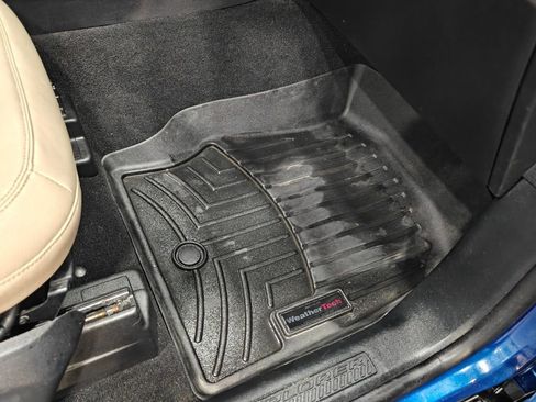 Used 2020 Ford Explorer XLT w/ Equipment Group 202A image 11