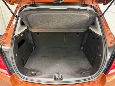 Used 2019 Chevrolet Trax LT w/ LT Convenience Package AWD/4WD image 9