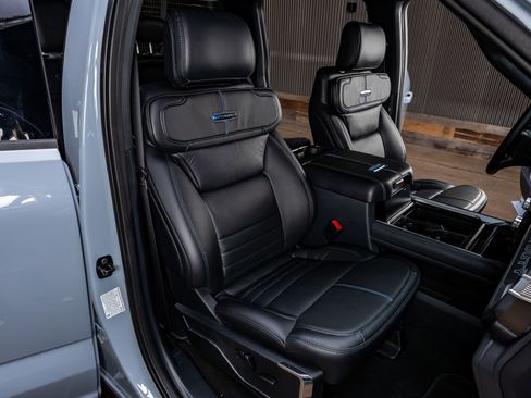 Used 2026 Ford F250 Platinum AWD/4WD image 32