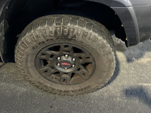 Used 2017 Toyota 4Runner SR5 image 7