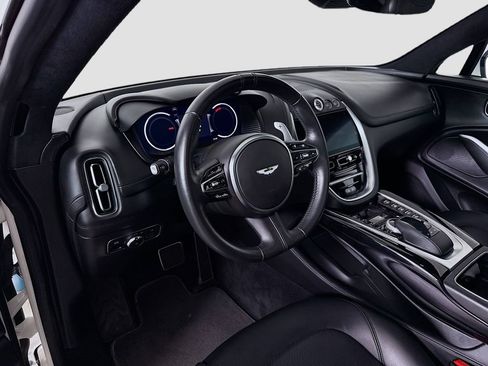 Used 2021 Aston Martin DBX image 9