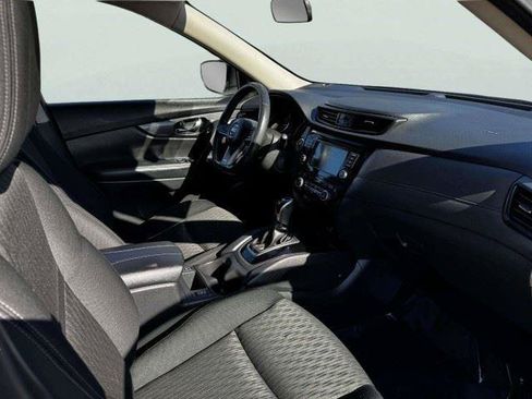 Used 2018 Nissan Rogue SV FWD image 48
