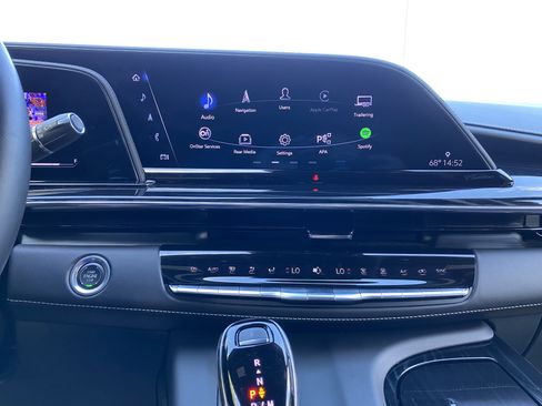 Used 2024 Cadillac Escalade V w/ LPO, ONYX Package image 26