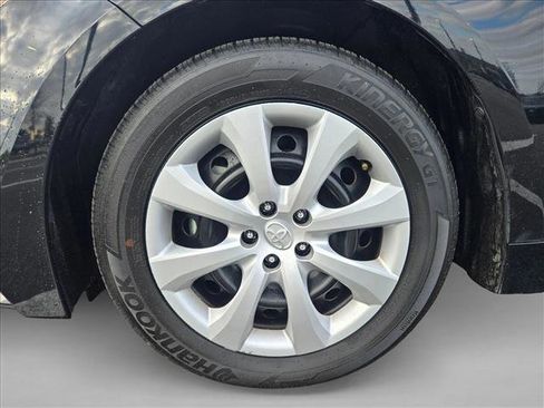Used 2025 Toyota Corolla LE image 24