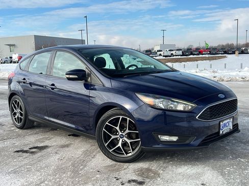 Used 2017 Ford Focus SEL w/ Cold Weather Package image 6