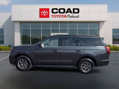 Used 2025 Ford Expedition Active AWD/4WD image 2