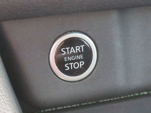 Used 2023 Nissan Rogue S AWD/4WD image 16