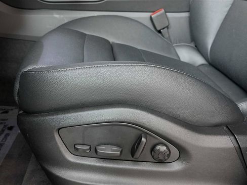 Certified 2025 Porsche Cayenne image 13