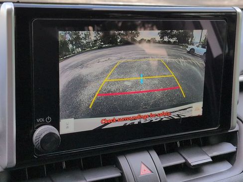 Used 2024 Toyota RAV4 XLE FWD image 20