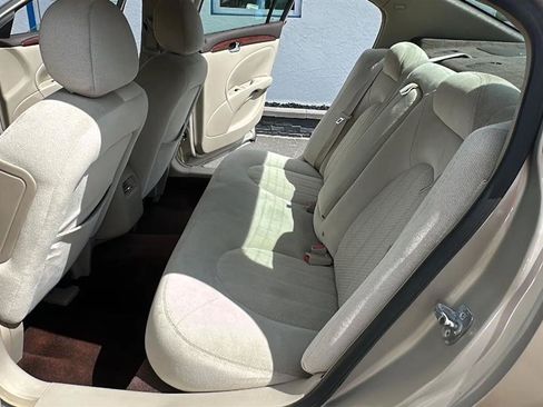 Used 2007 Buick Lucerne CX FWD image 27
