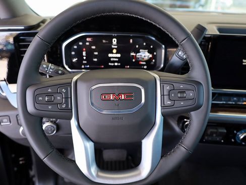 New 2026 GMC Sierra 1500 Elevation image 13