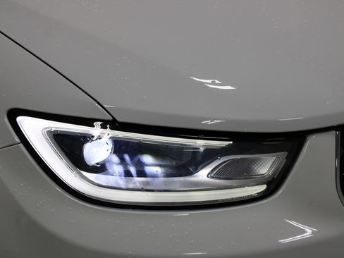 Used 2022 Chrysler Pacifica Touring-L FWD image 11
