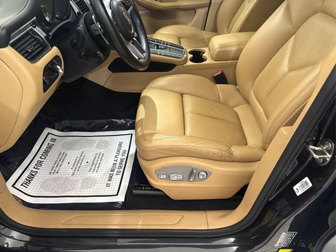 Used 2017 Porsche Macan AWD/4WD image 31