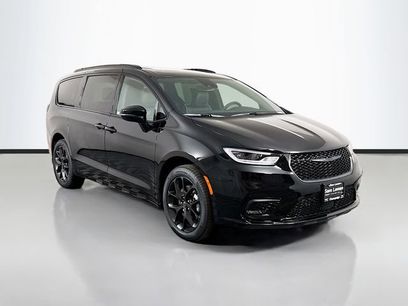 New 2026 Chrysler Pacifica Limited