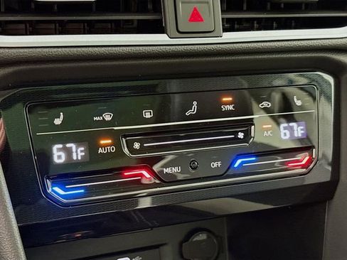 New 2026 Volkswagen Taos SE AWD/4WD image 17