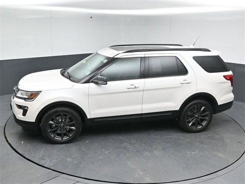 Certified 2018 Ford Explorer XLT w/ Equipment Group 202A image 48