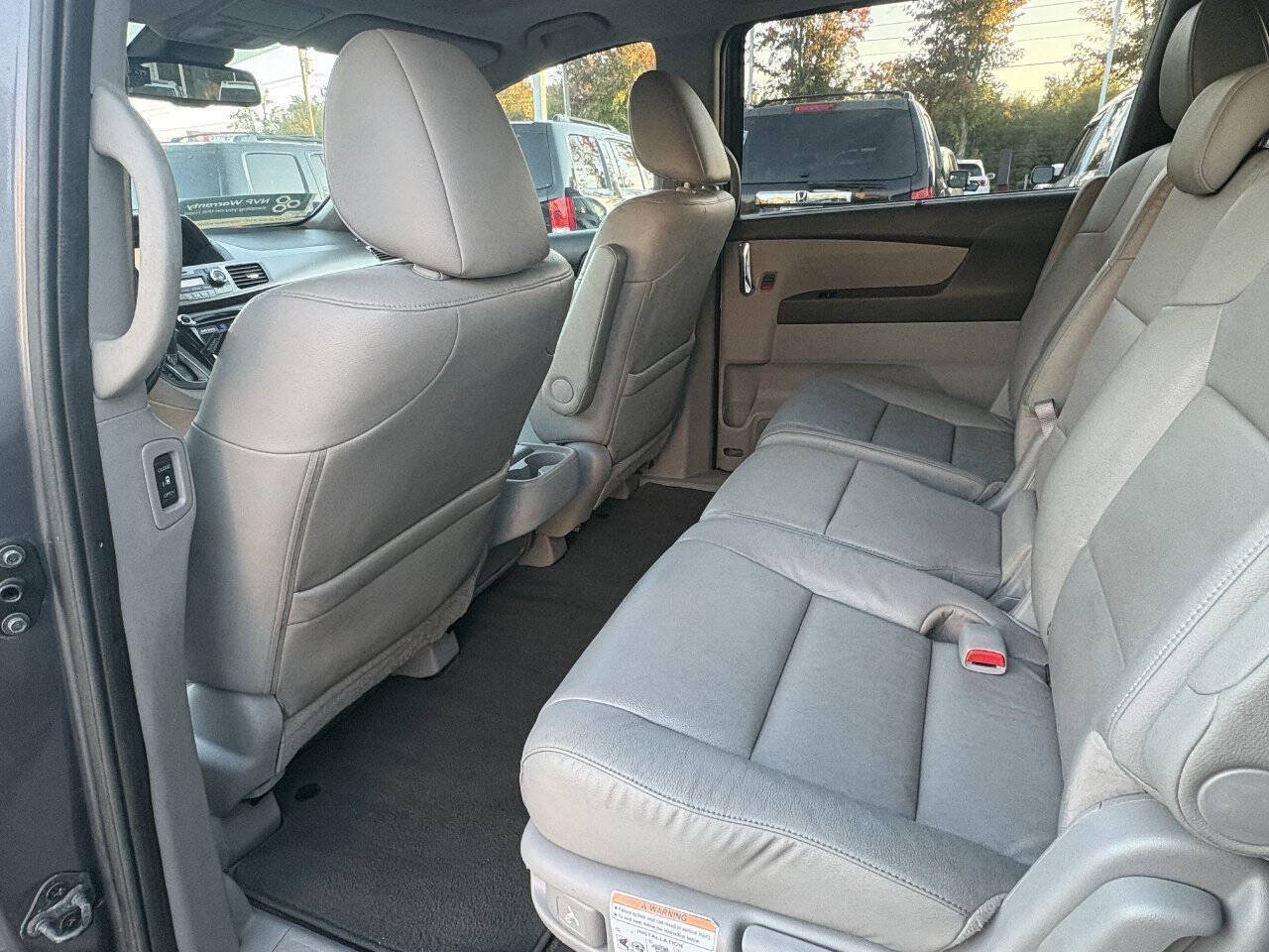 Used 2016 Honda Odyssey Touring Elite image 17