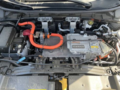 Used 2023 Nissan Ariya AWD image 31