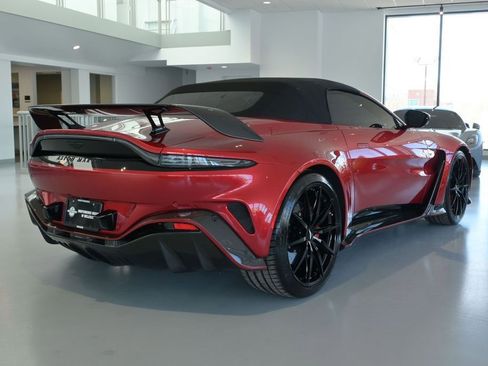 Used 2023 Aston Martin V12 Vantage Roadster image 9