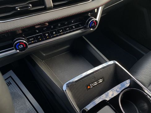 Used 2026 Chevrolet Equinox RS image 16