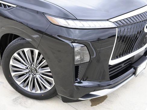 New 2025 INFINITI QX80 Sensory image 3