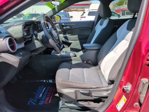Used 2024 Chevrolet Trax RS w/ Driver Confidence Package FWD image 19