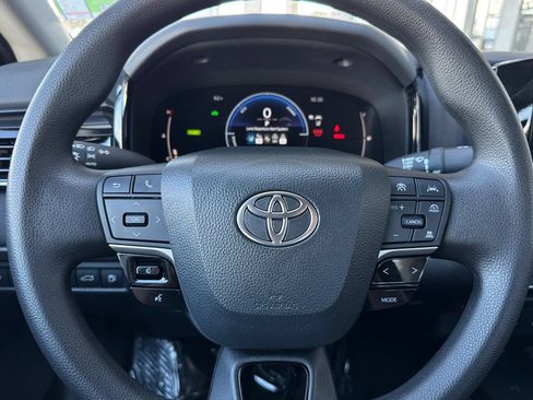 Used 2025 Toyota Camry LE FWD image 23