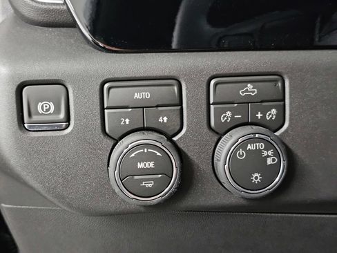 Used 2026 Chevrolet Silverado 1500 LT AWD/4WD image 35