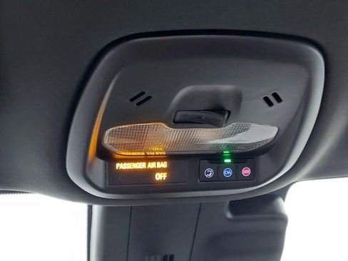 Used 2024 Chevrolet Trax RS FWD image 23