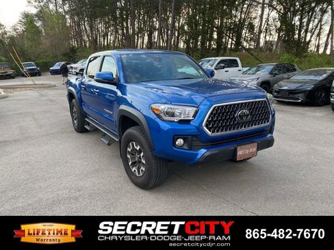 Used 2018 Toyota Tacoma TRD Off-Road image 3