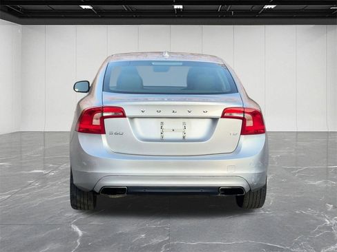 Used 2016 Volvo S60 T5 Premier image 4
