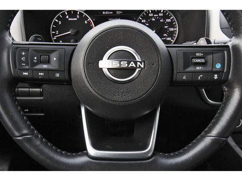 Used 2023 Nissan Rogue SV w/ SV Premium B Package image 18