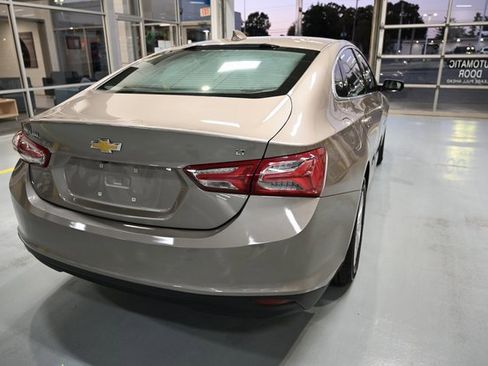 Used 2022 Chevrolet Malibu LT image 5