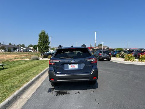Certified 2025 Subaru Outback Premium AWD/4WD image 5