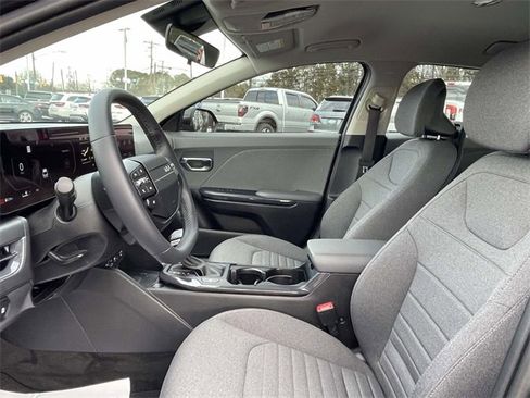 Used 2025 Kia K4 EX image 18