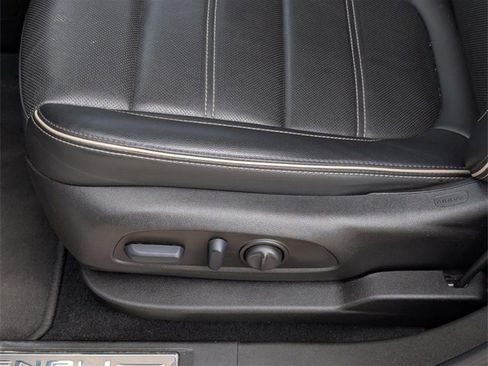 Used 2023 GMC Acadia Denali w/ Denali Technology Package image 24