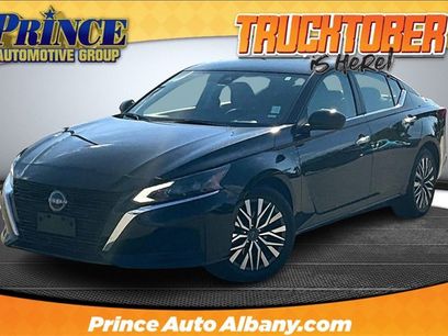 Used 2023 Nissan Altima 2.5 SV