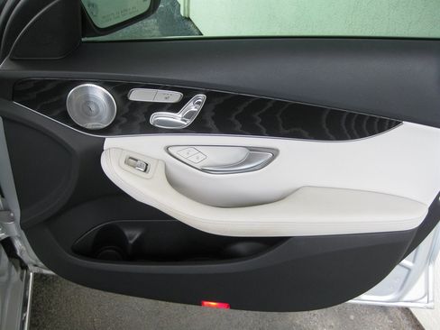 Used 2017 Mercedes-Benz C 300 Sedan image 37