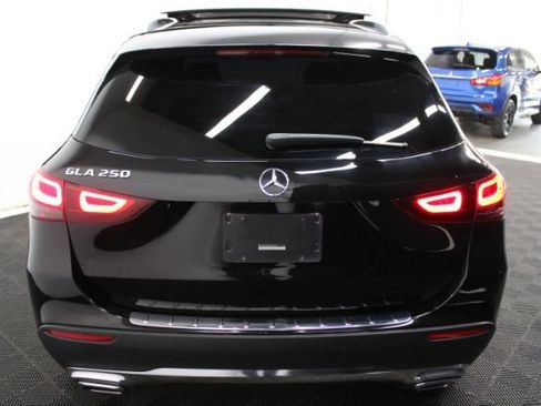 Used 2021 Mercedes-Benz GLA 250 w/ Premium Package image 7