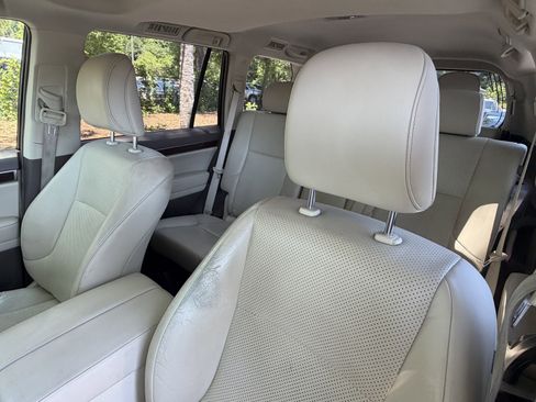 Used 2011 Lexus GX 460 w/ Comfort Plus Pkg AWD/4WD image 17