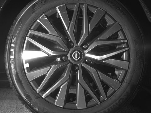 Used 2025 Nissan Altima 2.5 SV image 15