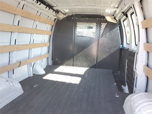 Certified 2024 GMC Savana 2500 w/ Driver Convenience Package image 7