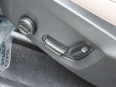 New 2026 Volvo XC60 T8 Plus w/ Protection Package Premier image 24