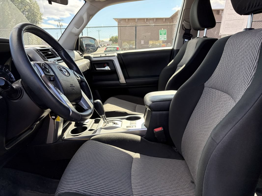 Used 2018 Toyota 4Runner SR5 AWD/4WD image 9