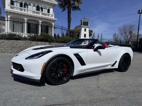 Used 2016 Chevrolet Corvette Z06 w/ 3LZ Preferred Equipment Group image 4