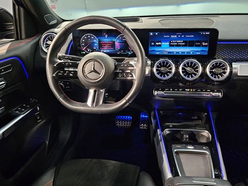 Used 2024 Mercedes-Benz GLB 250 image 9
