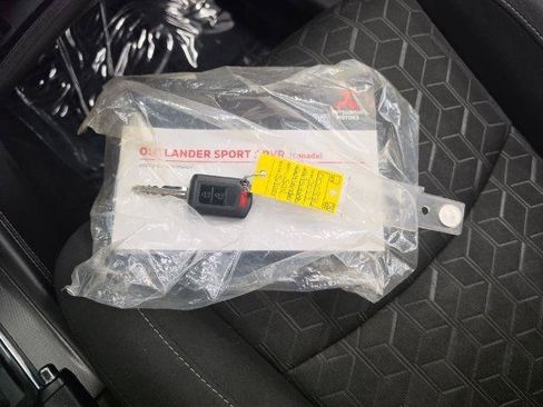 Used 2022 Mitsubishi Outlander Sport ES FWD image 31